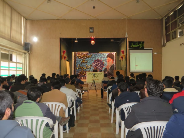 به همت شورای صنفی و واحد فرهنگی مرکز شهدای مکه برگزار شد:

سخنرانی استاد رائفی پور با موضوع نظام سازی در دهه چهارم انقلاب اسلامی و نقش معلمان در آن 3