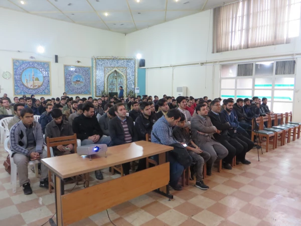 به همت شورای صنفی و واحد فرهنگی مرکز شهدای مکه برگزار شد:

سخنرانی استاد رائفی پور با موضوع نظام سازی در دهه چهارم انقلاب اسلامی و نقش معلمان در آن 6