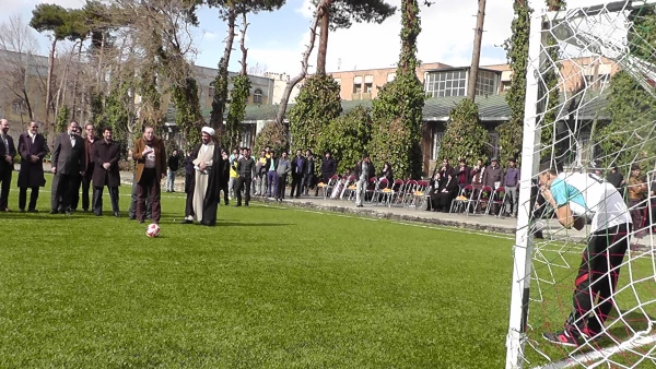 با حضور دکتر مهرمحمدی برگزار شد:

افتتاح زمین چمن فوتبال مرکز آموزش عالی شهدای مکه 2