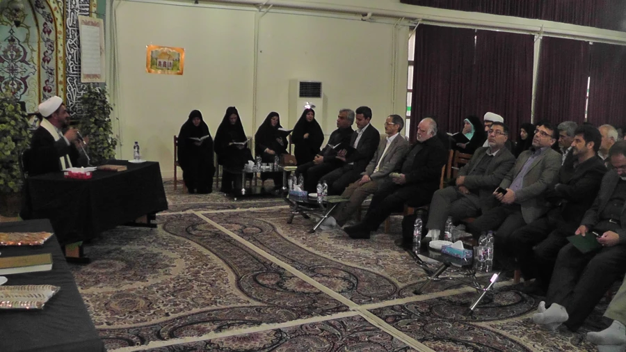 در مرکز آموزش عالی شهدای مکه برگزراشد:

برگزاری مراسم ترحیم و بزرگداشت فرامرز نعمت الهی  استاد ادبیات مرکز آموزش عالی شهید باهنر 2