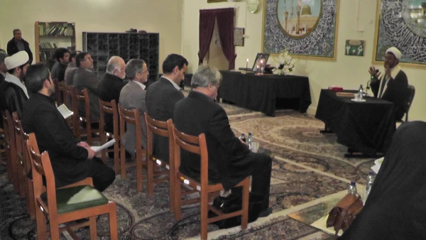 در مرکز آموزش عالی شهدای مکه برگزراشد:

برگزاری مراسم ترحیم و بزرگداشت فرامرز نعمت الهی  استاد ادبیات مرکز آموزش عالی شهید باهنر 2