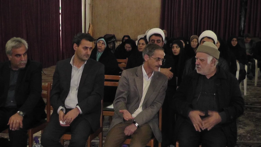 در مرکز آموزش عالی شهدای مکه برگزراشد:

برگزاری مراسم ترحیم و بزرگداشت فرامرز نعمت الهی  استاد ادبیات مرکز آموزش عالی شهید باهنر 2