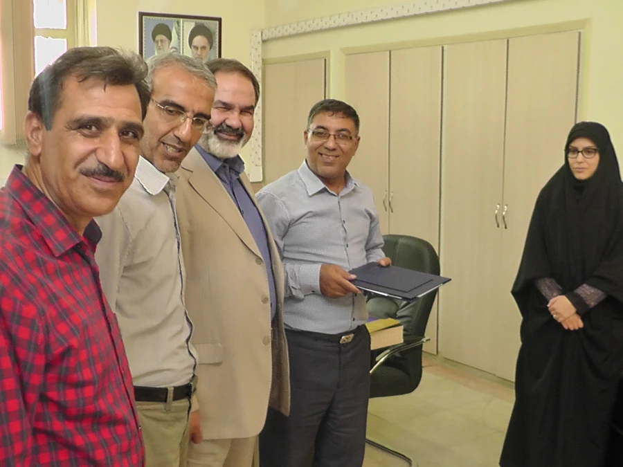 تقدیر سرپرست مرکز آموزش عالی شهدای مکه از مسئول امور دانشجویی 3