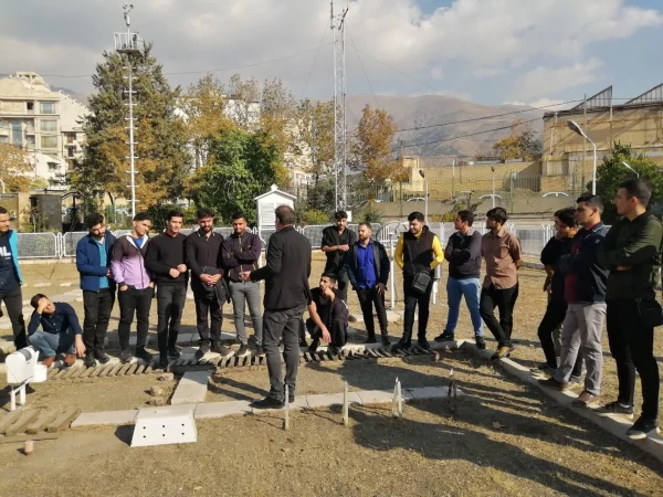 بازدید علمی- آموزشی دانشجومعلمان رشتۀ جغرافیای مرکز آموزش عالی شهدای مکه از مرکز هواشناسی و علوم جوّی تهران و مجموعۀ فرهنگی تاریخی نیاوران 2