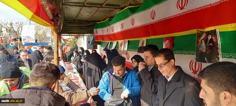 حضور استادان، رؤسا و معاونان پردیس ها و مراکز، کارکنان و دانشجویان دانشگاه فرهنگیان تهران در راه پیمایی روز 22 بهمن 3