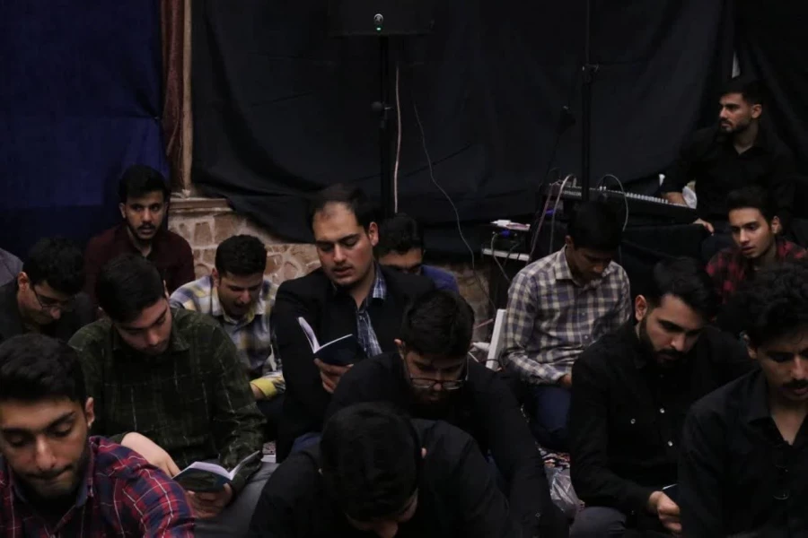 مراسم پرفیض عزاداری و احیاء شب نوزدهم ماه رمضان در مرکز آموزش عالی شهدای مکه برگزار شد.  3