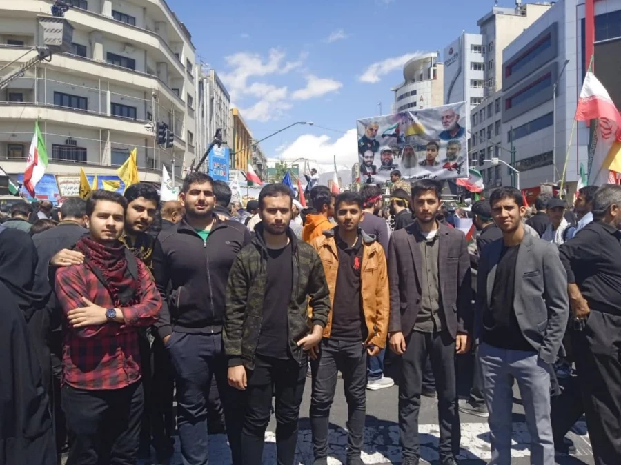 حضور استادان، دانشجویان و کارکنان مرکز آموزش عالی شهدای مکه در راه پیمایی روز قدس 5