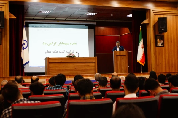 گزارش تصویری برگزاری جشن روز معلم در مرکز آموزش عالی شهدای مکه 5