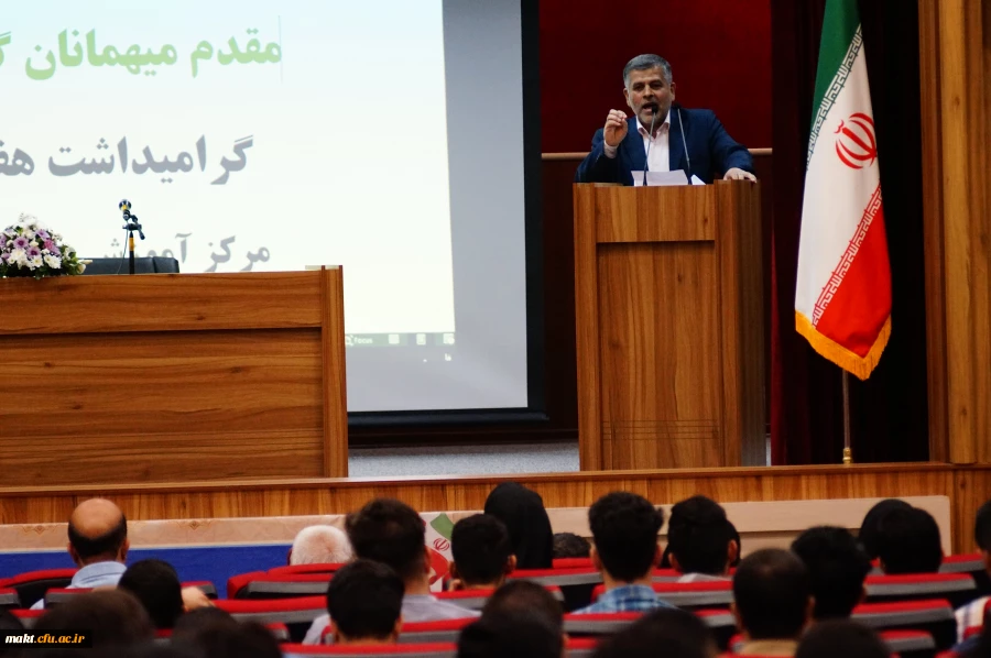 گزارش تصویری برگزاری جشن روز معلم در مرکز آموزش عالی شهدای مکه 8