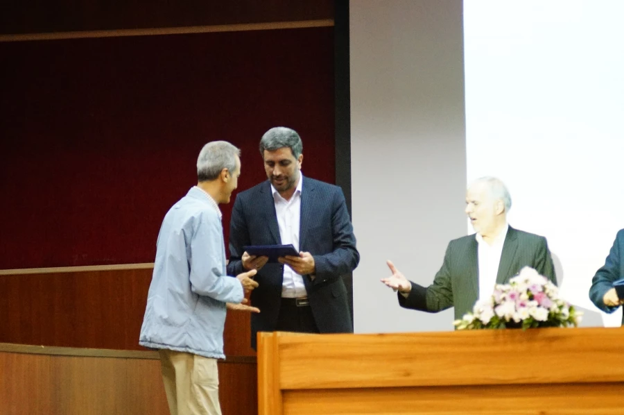گزارش تصویری برگزاری جشن روز معلم در مرکز آموزش عالی شهدای مکه 18