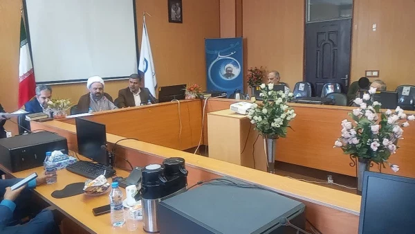 برگزاری نشست صمیمانۀ هم اندیشی استادان با مسئولان مرکز 2