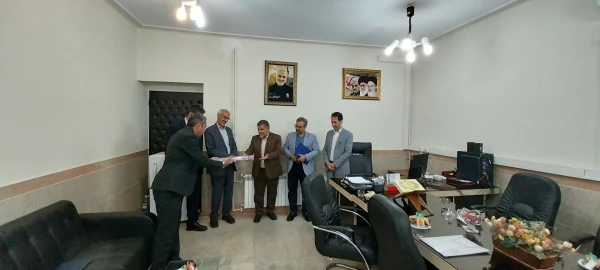 معرفی مدیر گروه جدید آموزش هنر مرکز آموزش عالی شهدای مکه و تجلیل از مدیر گروه پیشین 7