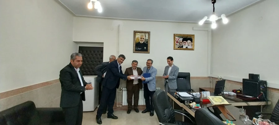 معرفی مدیر گروه جدید آموزش هنر مرکز آموزش عالی شهدای مکه و تجلیل از مدیر گروه پیشین 8