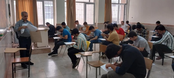 برگزاری آزمون های پایان ترم در مرکز آموزش عالی شهدای مکه 7