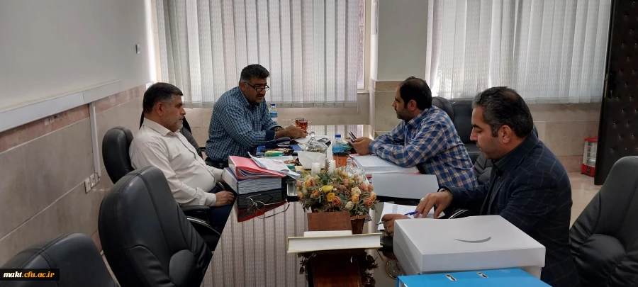 جلسۀ ارزیابی رهنامه در مرکز آموزش عالی شهدای مکّه با حضور دکتر مقدمی فر برگزار گردید. 2