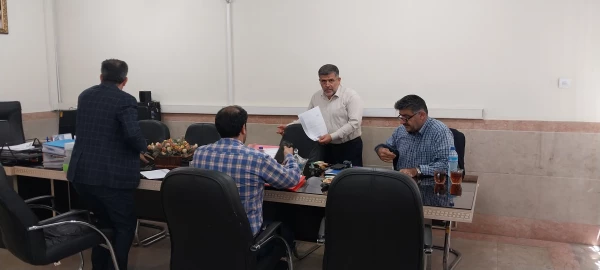 جلسۀ ارزیابی رهنامه در مرکز آموزش عالی شهدای مکّه با حضور دکتر مقدمی فر برگزار گردید. 3