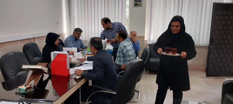 جلسۀ ارزیابی رهنامه در مرکز آموزش عالی شهدای مکّه با حضور دکتر مقدمی فر برگزار گردید. 6