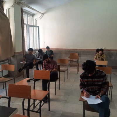 برگزاری آزمون دورۀ تابستان سال تحصیلی 1401-1402 در مرکز آموزش عالی شهدای مکه 4