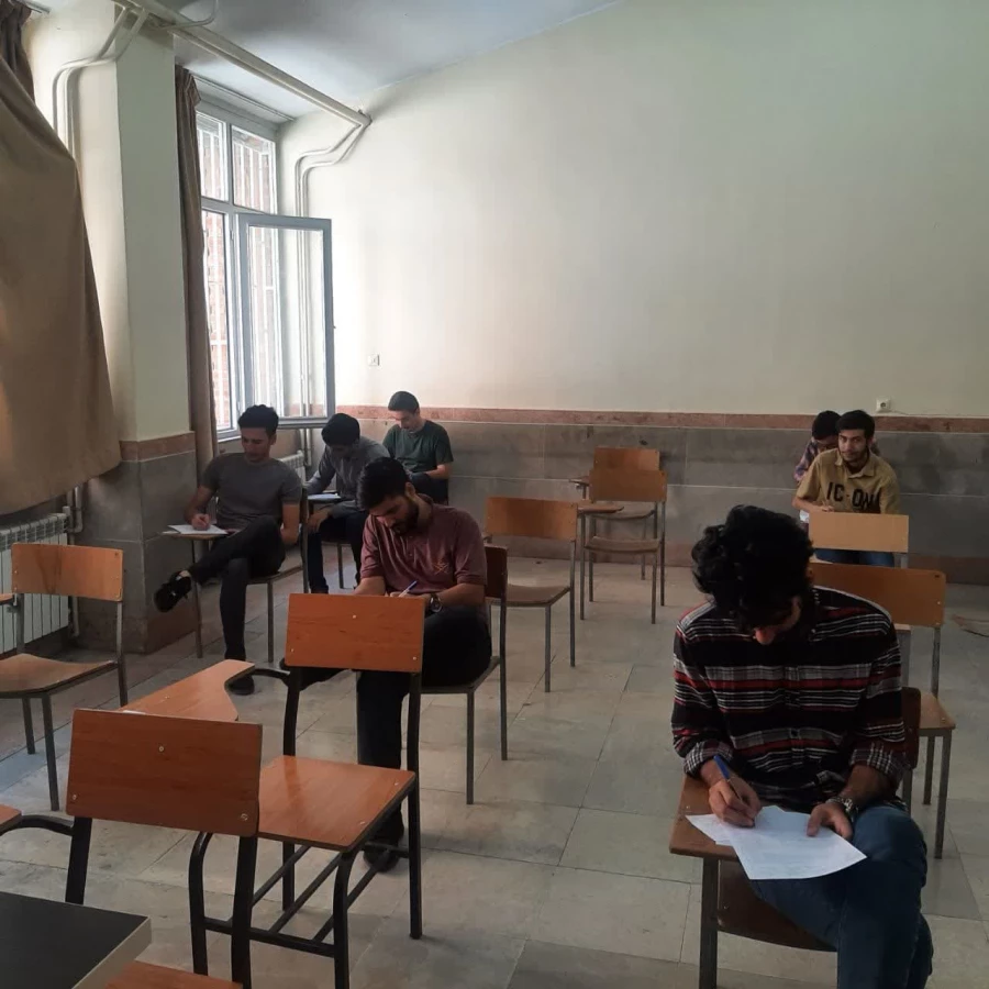 برگزاری آزمون دورۀ تابستان سال تحصیلی 1401-1402 در مرکز آموزش عالی شهدای مکه 4