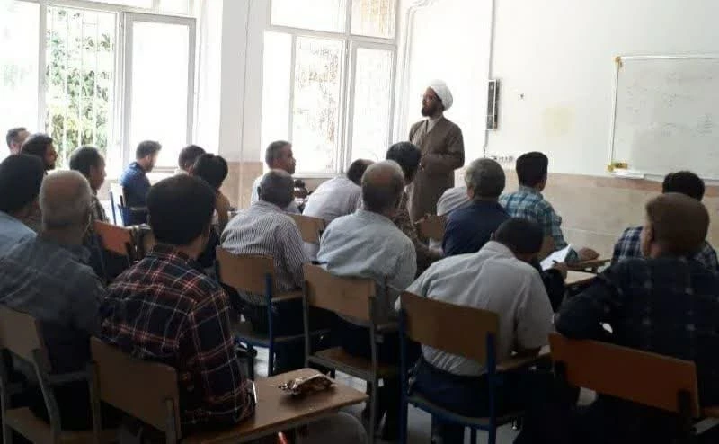 برگزاری دوره های توانمندی دبیران متوسطۀ اول و دوم مدارس و مراکز غیرانتفاعی شهر تهران  3