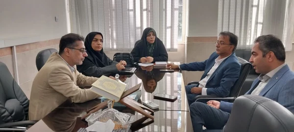 بازدید  معاون محترم مدیر کل نشر و تولید علم دانشگاه فرهنگیان و  ناظر محترم پژوهش و کتابداری از کتابخانل مرکز آموزش عالی شهدای مکه 2