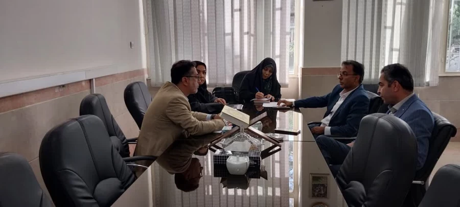 بازدید  معاون محترم مدیر کل نشر و تولید علم دانشگاه فرهنگیان و  ناظر محترم پژوهش و کتابداری از کتابخانل مرکز آموزش عالی شهدای مکه 3