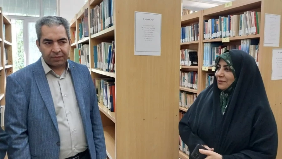 بازدید  معاون محترم مدیر کل نشر و تولید علم دانشگاه فرهنگیان و  ناظر محترم پژوهش و کتابداری از کتابخانل مرکز آموزش عالی شهدای مکه 4