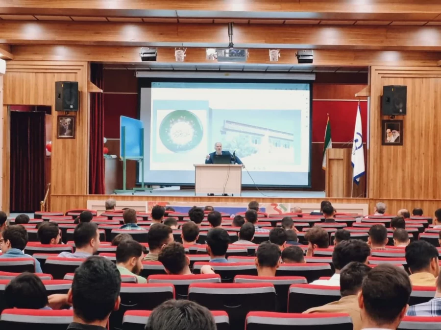 برگزاری جلسۀ کارورزی برای دانشجو معلمان در سالن زکریای رازی مرکز شهدای مکه 13