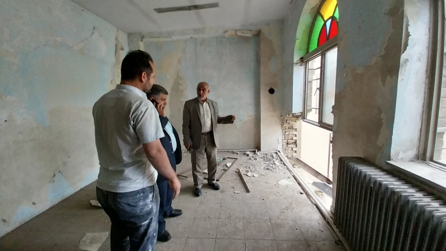 بازدید معاون محترم توسعه منابع و امور دانشجویی مدیریت امور پردیس های استان تهران از پیشرفت مرمت و بهسازی مدرسۀ همجوار مرکز شهدای مکه 8