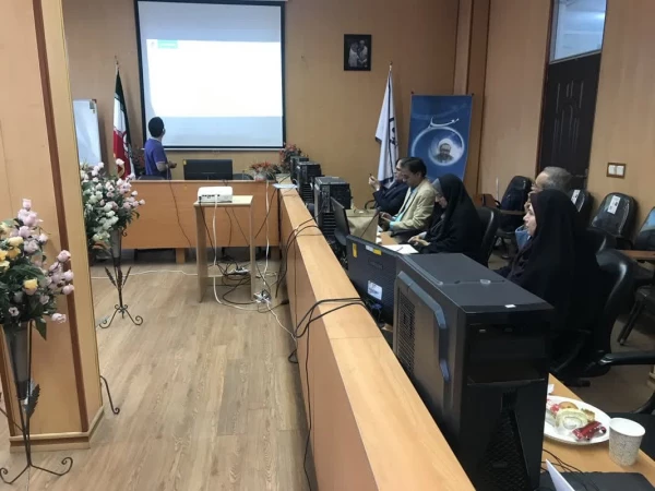 جلسات دفاع از پایان نامۀ تعدادی از دانشجویان ورودی 1399 رشتۀ آموزش زبان انگلیسی در مرکز آموزش عالی شهدای مکه  3