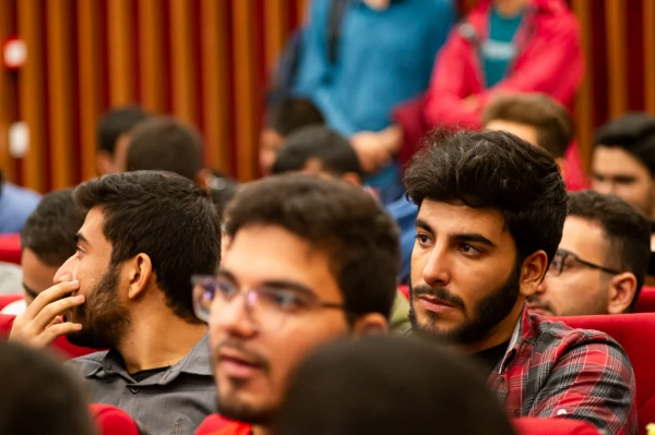 برگزاری جلسۀ حافظ پژوهی در غرب در مرکز آموزش عالی شهدای مکه 6