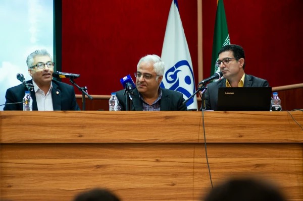 برگزاری جلسۀ حافظ پژوهی در غرب در مرکز آموزش عالی شهدای مکه 9