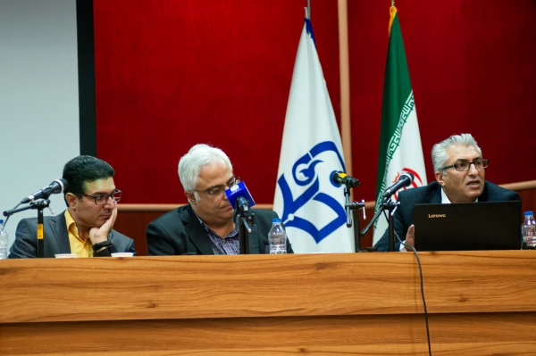 برگزاری جلسۀ حافظ پژوهی در غرب در مرکز آموزش عالی شهدای مکه 13