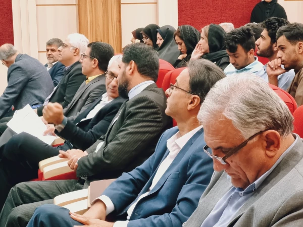 برگزاری جلسۀ حافظ پژوهی در غرب در مرکز آموزش عالی شهدای مکه 19