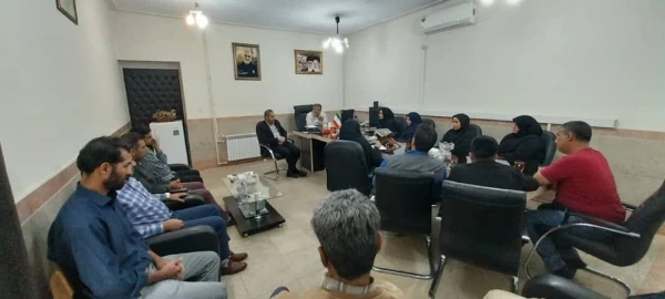 برگزاری جلسۀ ماهانه دیدار و گفتگو با کارکنان در مرکز آموزش عالی شهدای مکه 3