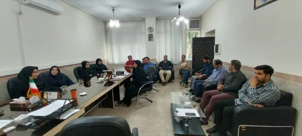 برگزاری جلسۀ ماهانه دیدار و گفتگو با کارکنان در مرکز آموزش عالی شهدای مکه 4