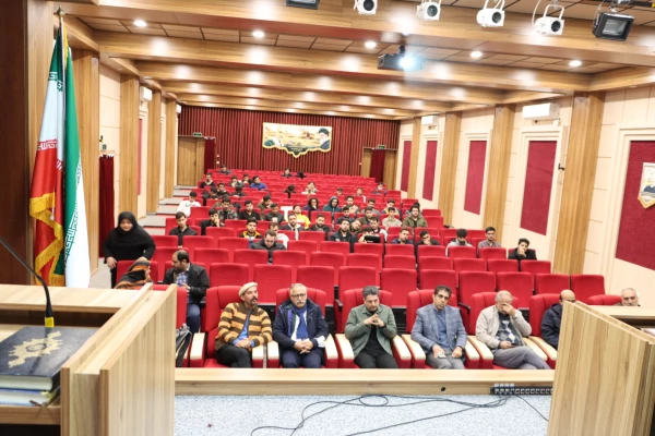 برگزاری نشست علمی گروه هنر همراه با نمایش فیلم مستند « یکی بود یکی نبود » مرکز آموزش عالی شهدای مکه  6