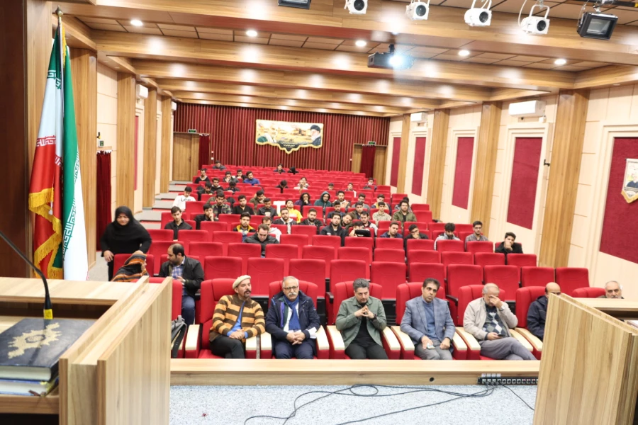 برگزاری نشست علمی گروه هنر همراه با نمایش فیلم مستند « یکی بود یکی نبود » مرکز آموزش عالی شهدای مکه  6