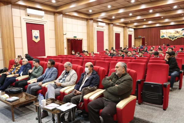 برگزاری نشست علمی گروه هنر همراه با نمایش فیلم مستند « یکی بود یکی نبود » مرکز آموزش عالی شهدای مکه  7