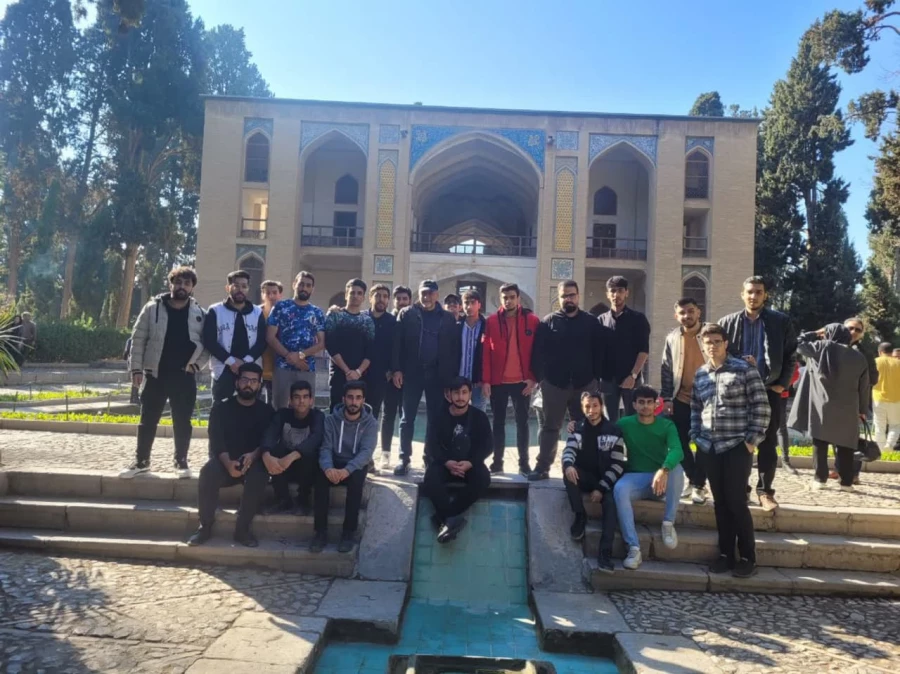 برگزاری اردوی بازدید از شهر تاریخی کاشان برای دانشجویان رشته تاریخ مرکز آموزش عالی شهدای مکه 3