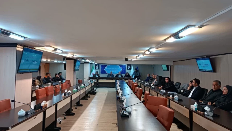  برگزاری گرامیداشت هفته پژوهش و تجلیل از معلمان و استادان پژوهشگر حوزه علوم جغرافیایی 4