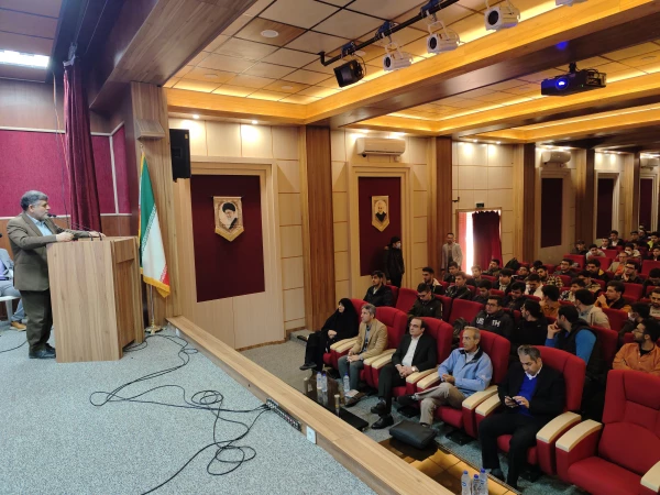 برگزاری نخستین کنفرانس کارورزی دانشجو معلمان آموزش زبان انگلیسی در مرکز آموزش عالی شهدای مکه 8