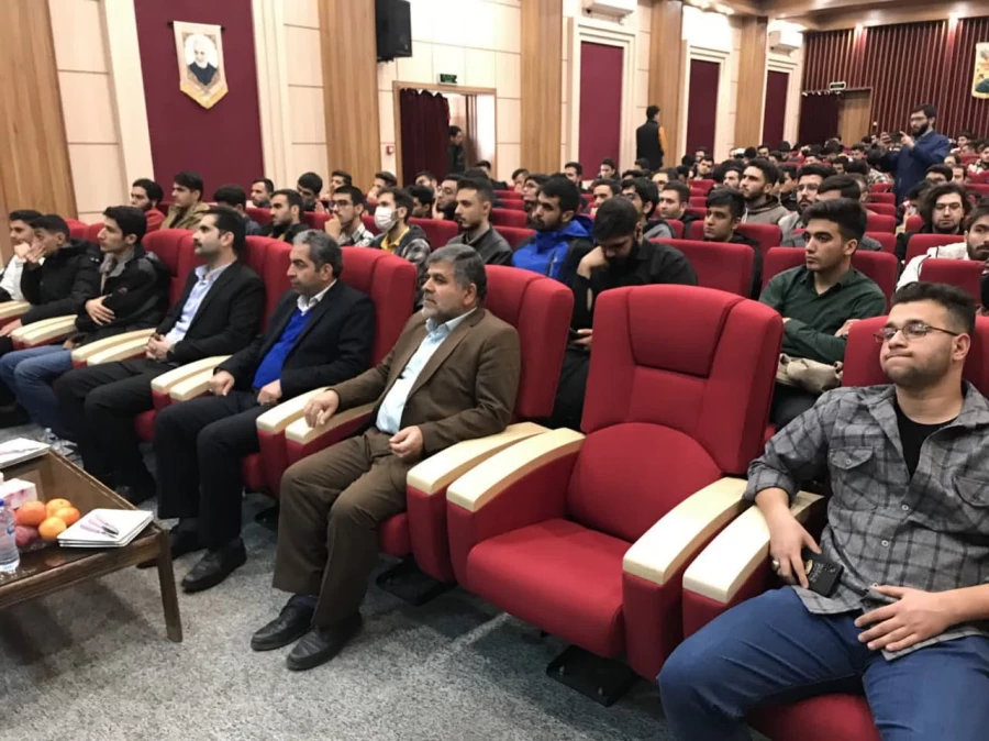 برگزاری جلسه توجیهی برای دانشجو معلمان با حضور رئیس محترم هسته گزینش در مرکز آموزش عالی شهدای مکه 5