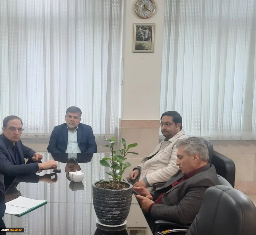 برگزاری جلسه کمیته کارورزی گروه آموزشی زبان انگلیسی با حضور مدیر محترم مرکز آموزش عالی شهدای مکه 2