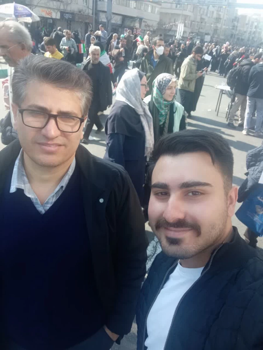 حضور اساتید، همکاران و دانشجومعلمان گرامی مرکز در غرفه انقلاب دانشگاه فرهنگیان استان تهران در چهل و پنجمین جشن شکوهمند پیروزی انقلاب اسلامی مراسم یوم الله۲۲ بهمن 5