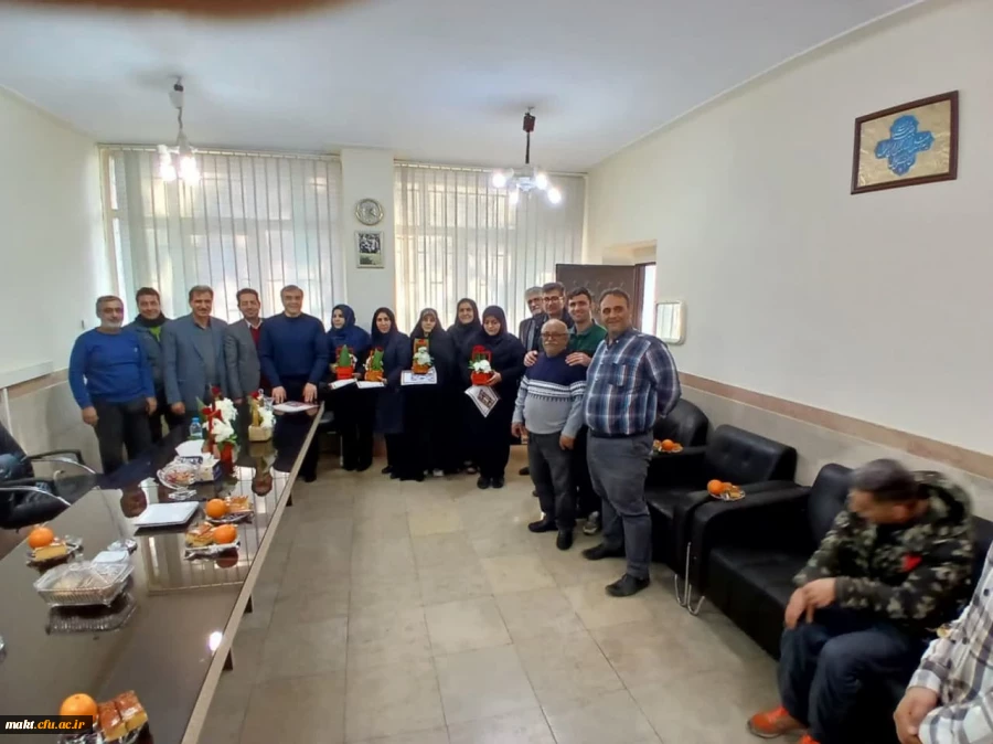 تقدیر و تشکر به مناسبت روز زن از همکاران خانم مرکزشهدای مکه 4