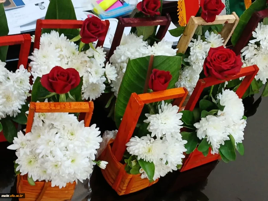 تقدیر و تشکر به مناسبت روز زن از همکاران خانم مرکزشهدای مکه 6