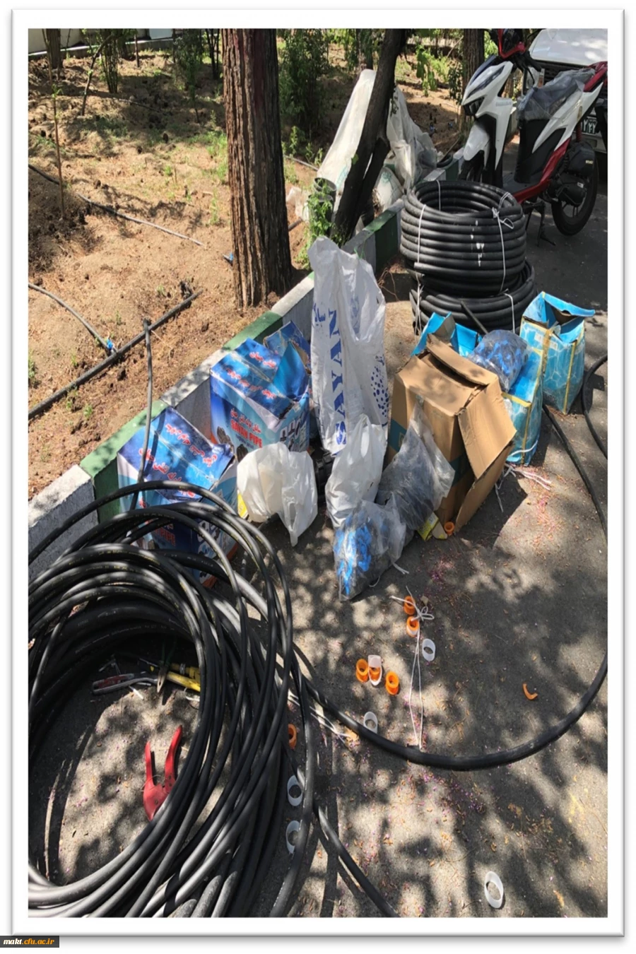 اجرای طرح نوین آبیاری و کاشت گل برای زیباسازی محوطه مرکزآموزش عالی شهدای مکه 6